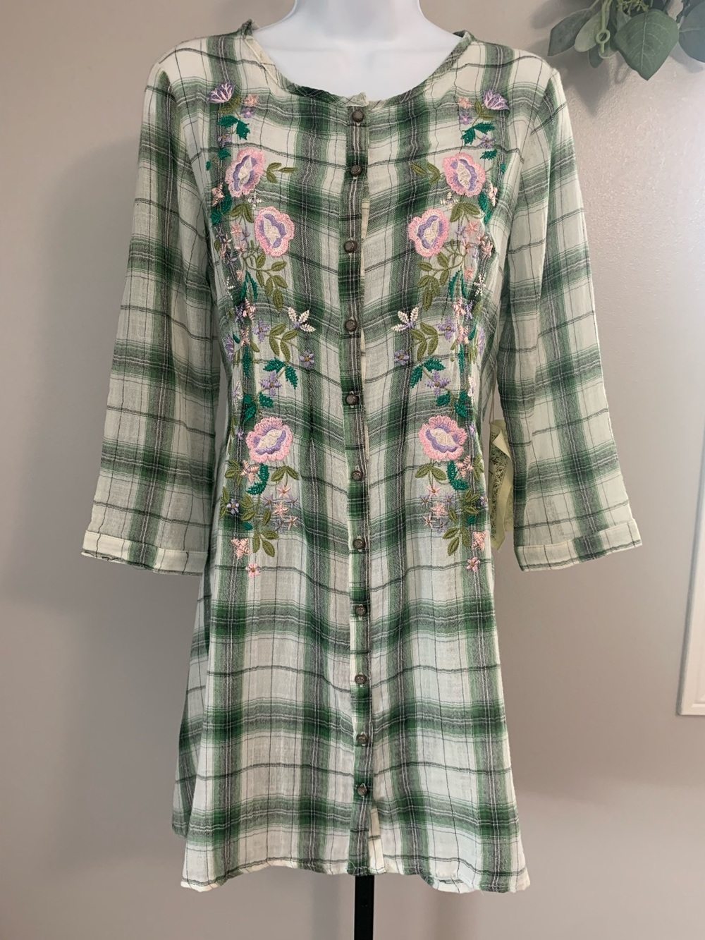 NWT Aratta Silent Journey- Summer Breeze Green Plaid  Tunic with Pink Embroidery
